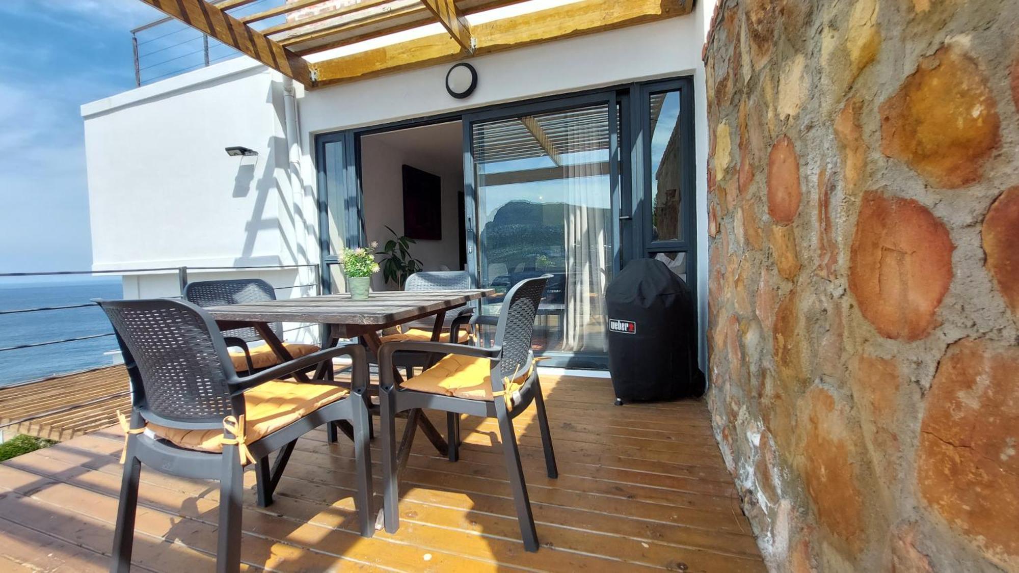 A Relaxing Getaway With Ocean Views *